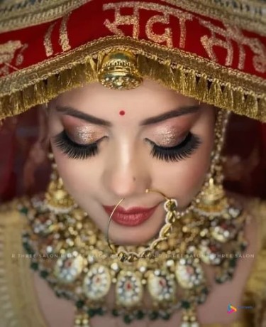 best-bridal-makeup-artist-in-varanasi-big-0